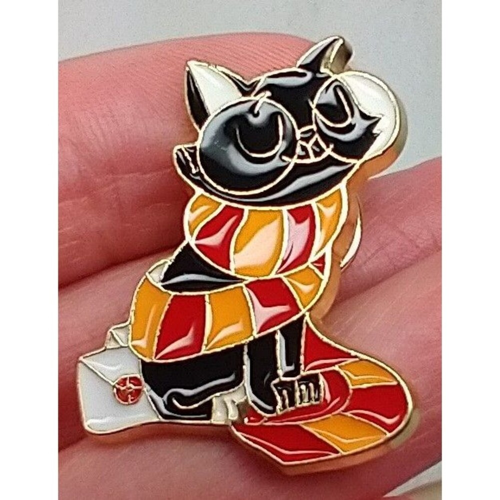 Harry Potter Gryffindor Cat Enamel Pin - Cute Wizard Cat with Scarf